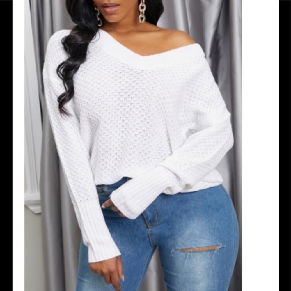 👀**FALL SALE**V-Neck White Knit Sweater